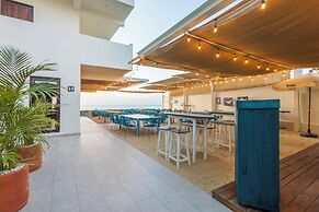 Cabo Break Hotel