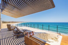 Cabo Break Hotel