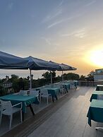 Beachway Hotel Side