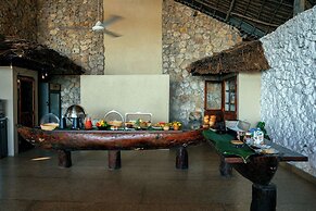 Basecamp Mafía Island