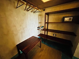Basecamp Mafía Island