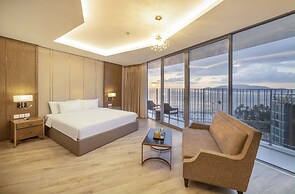 LYN Panorama Beachfront Studio