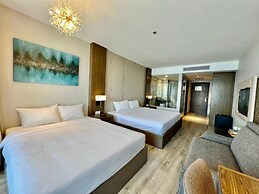 LYN Panorama Beachfront Studio