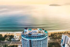 LYN Panorama Beachfront Studio
