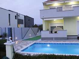 Villa Ava