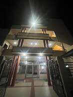 Goroomgo Galaxy Palace Bareli