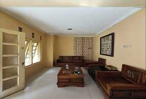 OYO 93887 John Residence
