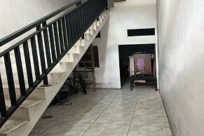 SPOT ON 93957 Henny Kost
