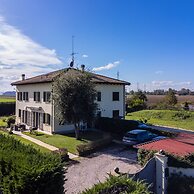 F Tale Country House