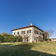 F Tale Country House