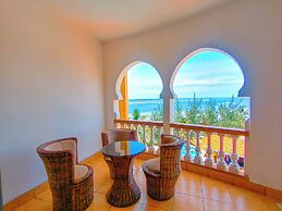 Sea Breeze Beachfront Apartments