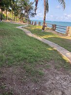 Sea Breeze Beachfront Apartments