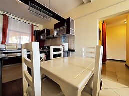 Sea Breeze Beachfront Apartments