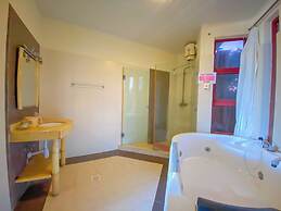 Sea Breeze Beachfront Apartments