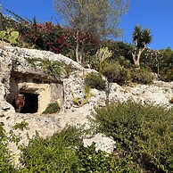 Rock Garden Villa in Isola