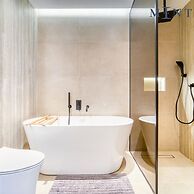 Luxe and Modern Duplex in Difc