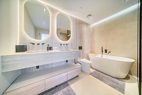 Luxe and Modern Duplex in Difc