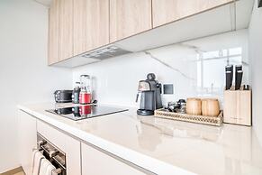 Luxe and Modern Duplex in Difc