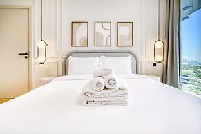 Luxe and Modern Duplex in Difc