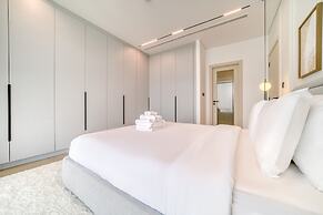 Luxe and Modern Duplex in Difc
