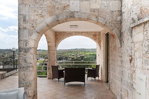Villa L'Arco in Col with jacuzzi tub