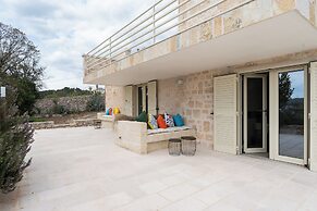 Villa L'Arco in Col with jacuzzi tub