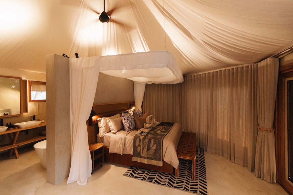 Nuyanaya River Camp