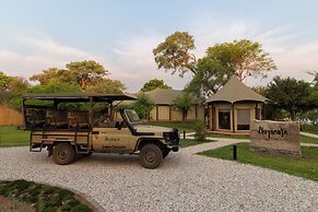 Nuyanaya River Camp