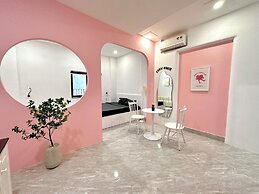Corgi House Danang