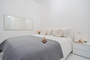 Luce Apartment in Como