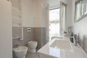 Luce Apartment in Como
