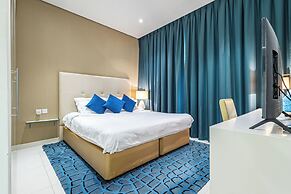 SuperHost - Chic Studio on the 16th Floor in Business Bay