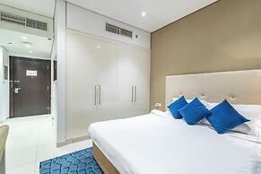 SuperHost - Chic Studio on the 16th Floor in Business Bay