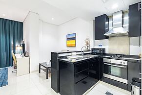SuperHost - Chic Studio on the 16th Floor in Business Bay