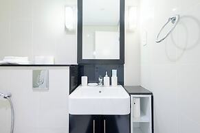 SuperHost - Chic Studio on the 16th Floor in Business Bay