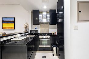 SuperHost - Chic Studio on the 16th Floor in Business Bay