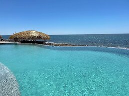 Palacio del Mar by Rocky Host