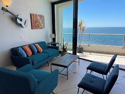 Palacio del Mar by Rocky Host