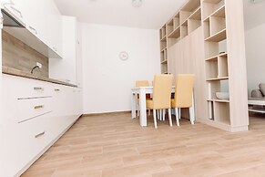 Waterfront Apartment Petrovina