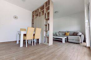 Waterfront Apartment Petrovina