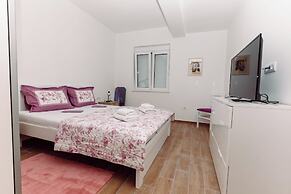 Waterfront Apartment Petrovina