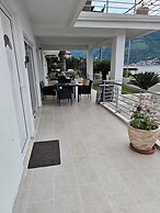 Waterfront Apartment Petrovina