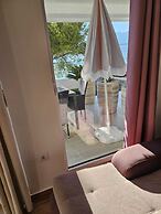Waterfront Apartment Petrovina