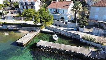 Waterfront Apartment Petrovina