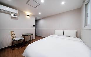CALM REST HOTEL