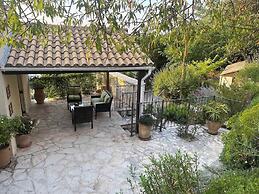 Sarakinatika House