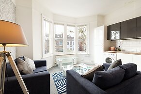 Stunning 5-bed Maisonette in Bristol