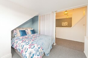 Stunning 5-bed Maisonette in Bristol