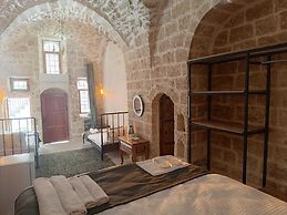 ARYAN OTEL