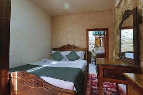 ARYAN OTEL